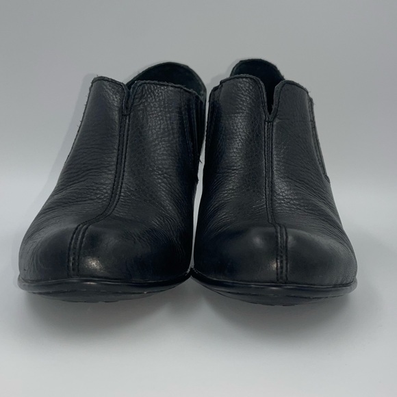 Black Pebbled Leather Faux Stacked Heel Børn Shootie Bootie, Size 7 - Picture 3 of 11